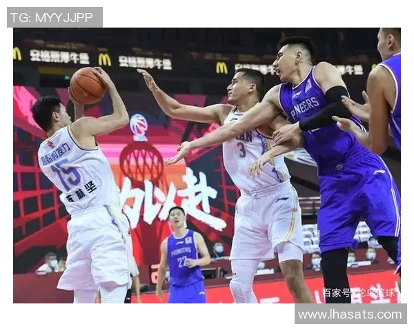 上海篮球队状态引发热议球迷对球队表现的不同看法与期待